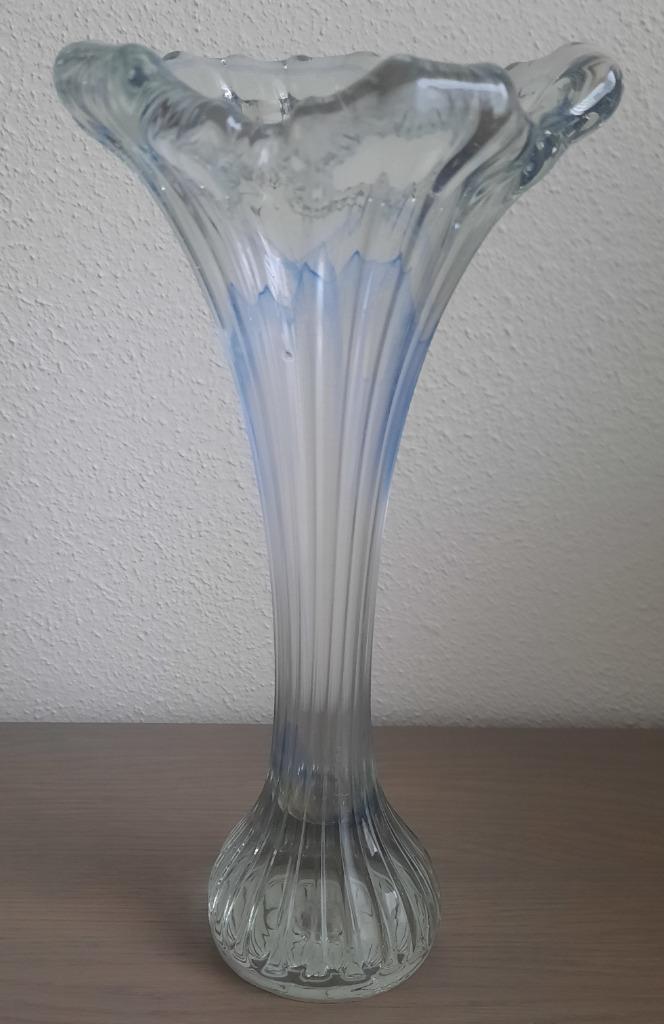 Murano vaas met golvende hals, Huis en Inrichting, Woonaccessoires | Vazen, Gebruikt, Overige kleuren, Minder dan 50 cm, Glas