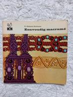 Boekje Eenvoudig macrame - B Schmid-Burleson 
(1971), Ophalen of Verzenden, Gelezen