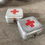 Oude EHBO kist, militaire kisten, rode kruis trommels, Ophalen