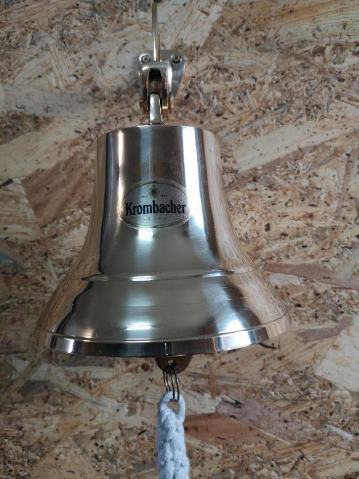 Mooie nieuwe KROMBACHER messing café bel/bar bel, Verzamelen, Biermerken, Nieuw, Overige typen, Overige merken, Ophalen of Verzenden