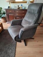 grijze relaxfauteuil op accu – ca. 2 jaar oud, Ophalen, Kunststof, Suède, 75 tot 100 cm