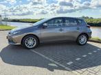 Toyota Auris 1.3 NAVI-CAMERA-TREKHAAK-CLIMA, Auto's, Voorwielaandrijving, Gebruikt, Zwart, 4 cilinders