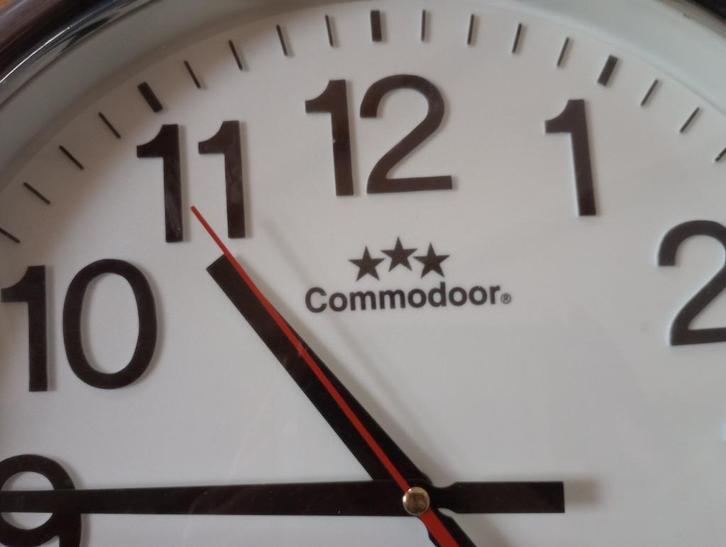 wandklok commodoor stationsklok ca 30 cm diameter, Huis en Inrichting, Woonaccessoires | Klokken, Gebruikt, Wandklok, Analoog