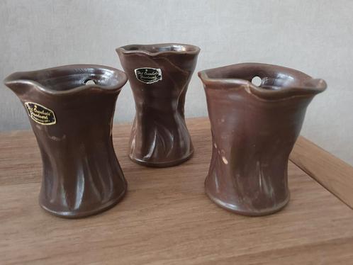 3 vintage bruine Potjes van keramiek, handgemaakt, 11cm., Antiek en Kunst, Antiek | Keramiek en Aardewerk, Ophalen of Verzenden