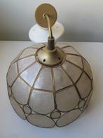 Vintage hanglamp van schelpenglas, Huis en Inrichting, Lampen | Hanglampen, Minder dan 50 cm, Glas, Vintage, Ophalen of Verzenden