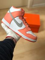 Dunk high salmon (W), Kleding | Dames, Schoenen, Nieuw, Nike, Ophalen of Verzenden, Roze