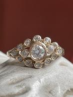Klassieke 14 karaat rosegouden ring met diamanten, 18 tot 19, Ophalen of Verzenden, Zo goed als nieuw, Dame