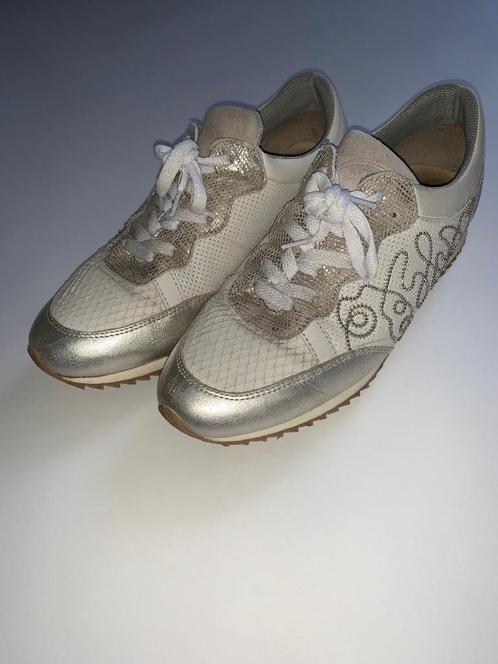 BULLBOXER wit met zilveren sneakers 37, Kleding | Dames, Schoenen, Sneakers of Gympen, Verzenden