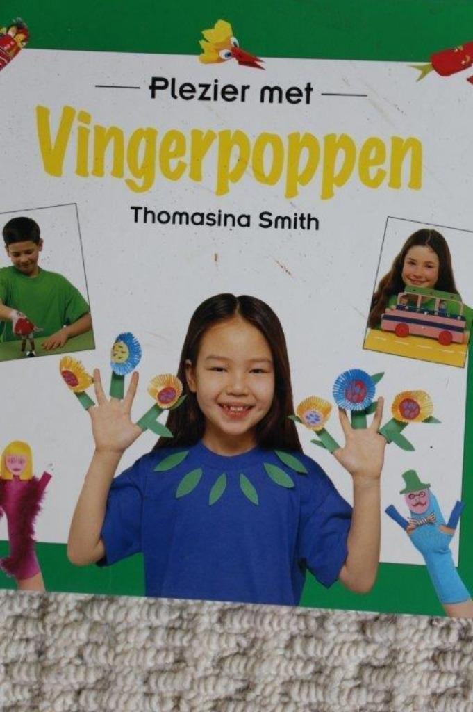 Hobbyboek 'Plezier met vingerpoppen', Boeken, Hobby en Vrije tijd, Zo goed als nieuw, Poppen maken, Geschikt voor kinderen, Ophalen of Verzenden