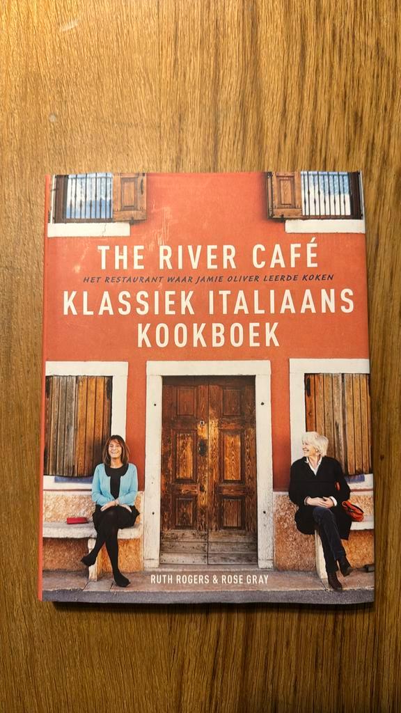 Rose Gray - River cafe klassiek italiaans kookboek, Boeken, Kookboeken, Zo goed als nieuw, Italië, Ophalen of Verzenden