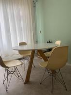 Tafel met stoelen, 100 tot 150 cm, 100 tot 150 cm, Rond, Vier personen