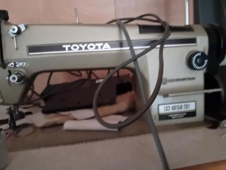 Toyota Lewenstein Naaimachine - Industrieel, Hobby en Vrije tijd, Naaimachines en Toebehoren, Gebruikt, Naaimachine, Overige merken