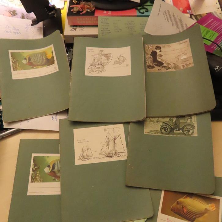 oude schoolspullen 60er jaren schriften, potloden,rekenblad, Diversen, Schoolbenodigdheden, Verzenden