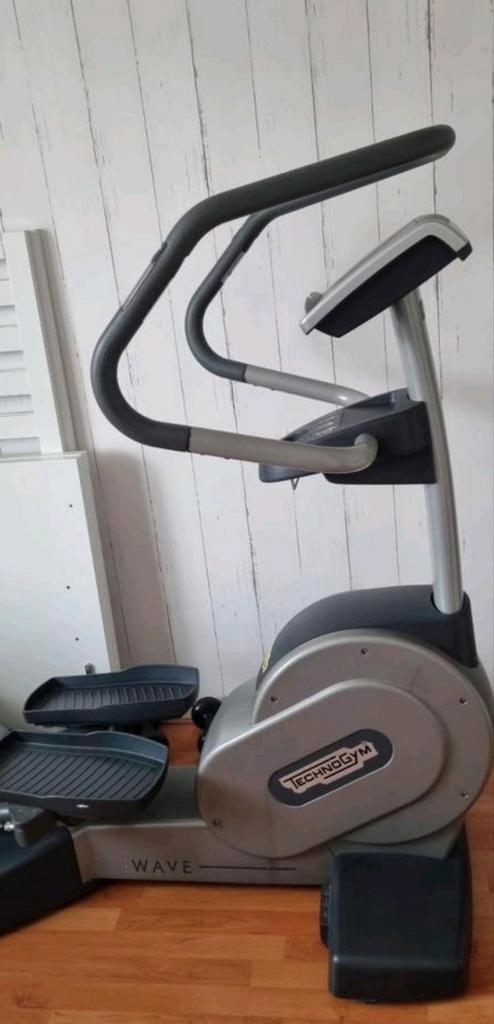 Technogym Wave. KRACHT EN CARDIOTRAINING. Werkt op dynamo!, Sport en Fitness, Fitnessapparatuur, Crosstrainer, Benen, Buik, Rug