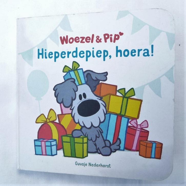 4 BOEKEN WOEZEL EN PIP , VRIENDJES, EEN STER, KLEUREN EN TV, Boeken, Kinderboeken | Baby's en Peuters, Zo goed als nieuw, Verzenden