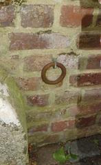 mooie smeedijzeren ringen uit stal van boerderij, Ophalen