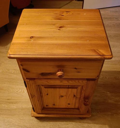 Houten Nachtkastje, Huis en Inrichting, Slaapkamer | Nachtkastjes, Gebruikt, 70 cm of meer, Minder dan 45 cm, Hout, Ophalen