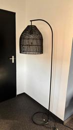 Rotan vloerlamp, Huis en Inrichting, Lampen | Vloerlampen, Ophalen, Zo goed als nieuw, 150 tot 200 cm
