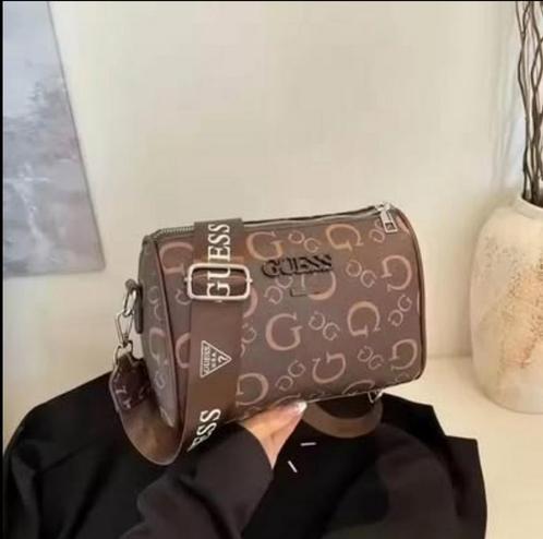 Gloednieuwe Guess tas, Sieraden, Tassen en Uiterlijk, Tassen | Damestassen, Nieuw, Ophalen of Verzenden
