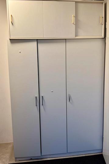 Bijkeuken kast met opzetkast - veel opbergruimte!