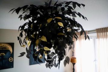 Unieke Hanglamp met Bladeren Design beschikbaar voor biedingen