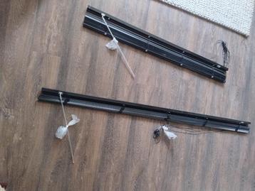 2x Jaloezieën zwart 200cm en 140 cm breed beschikbaar voor biedingen