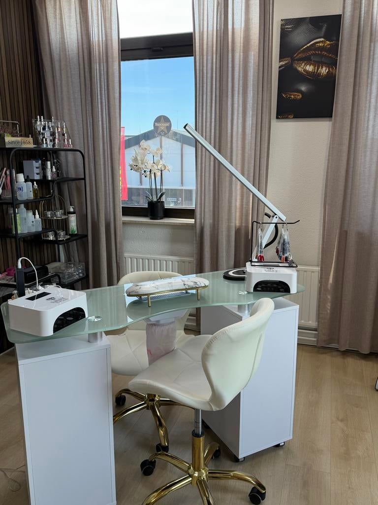 Nageltafel met afzuiging, glazen blad en verrijdbaar, Sieraden, Tassen en Uiterlijk, Uiterlijk | Cosmetica en Make-up, Ophalen