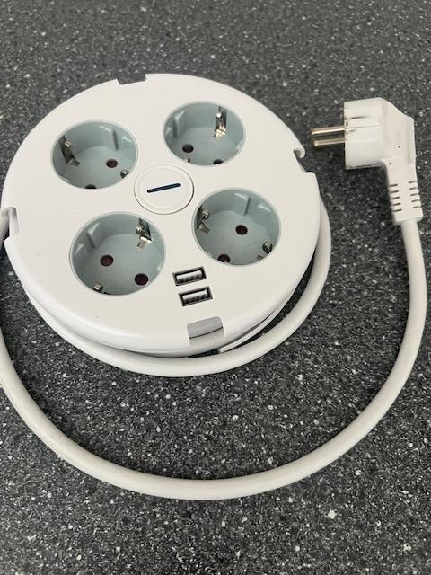 Stekkerdoos met 4 stopcontacten en 2 USB-aansluitingen, Ophalen of Verzenden, Zo goed als nieuw, Overige typen