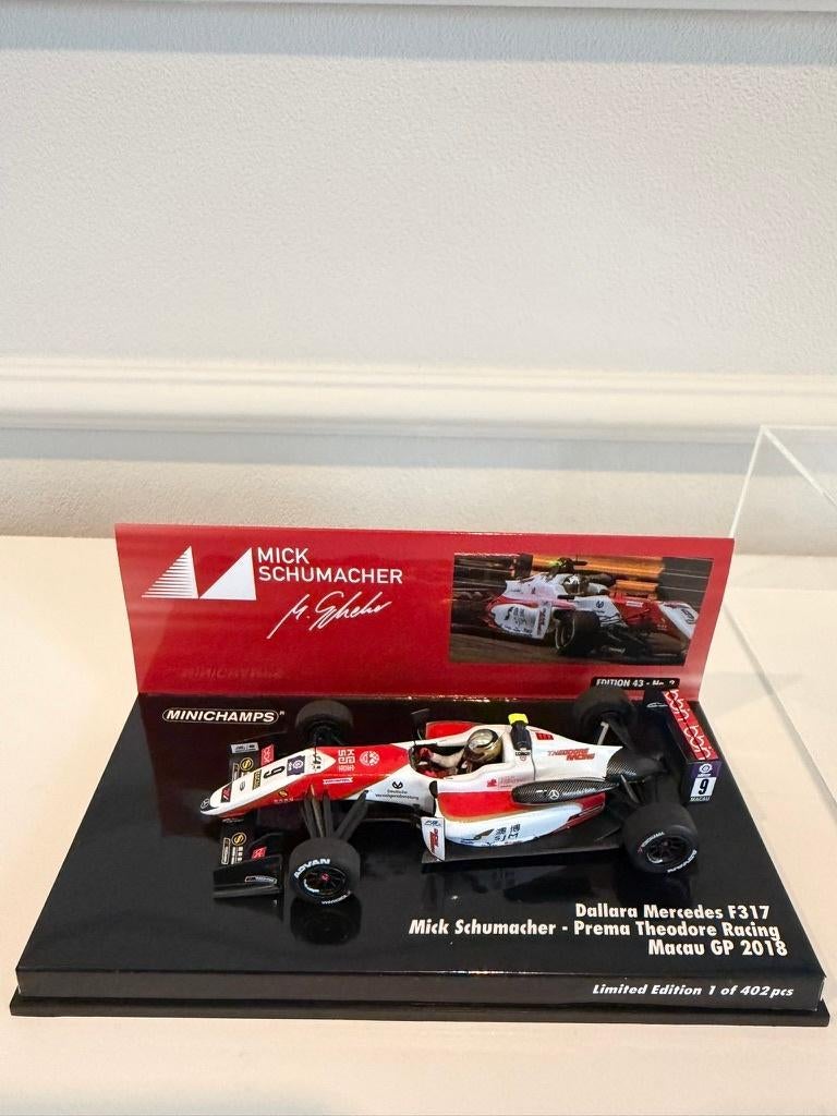 Minichamps 1:43 M. Schumacher Dallara Mercedes F317 Macau GP, Ophalen of Verzenden, Nieuw, Auto, MiniChamps