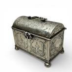 Zilveren knottenkistje, Antiek en Kunst, Ophalen of Verzenden, Zilver