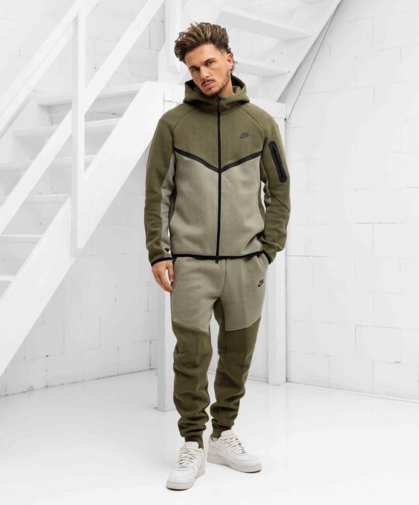 Nike Tech Fleece Trainingspak Groen, Ophalen, Zo goed als nieuw, Maat 48/50 (M)