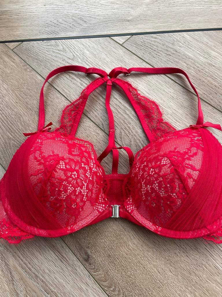 Mooie rode niewe  push-up beha van Hunkemöller, Ophalen of Verzenden, Rood, BH