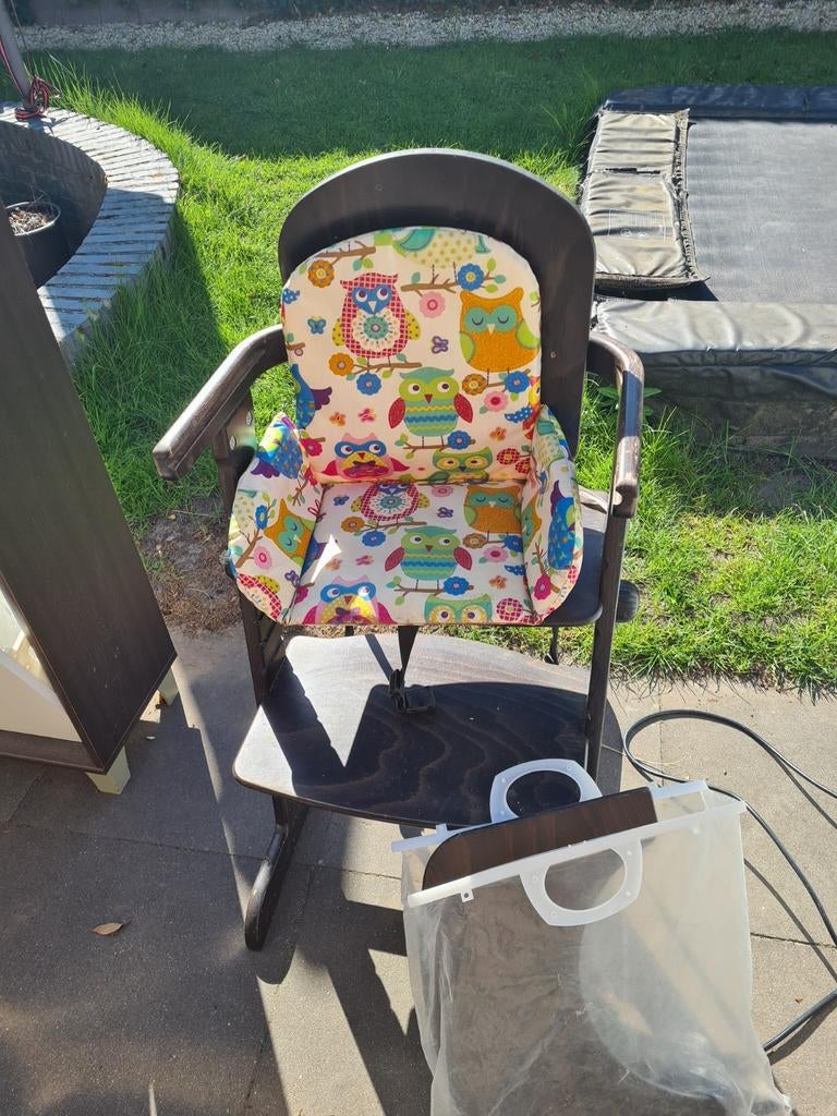 Houten kinderstoel, Kinderen en Baby's, Kinderstoelen, Ophalen, Zo goed als nieuw, Overige typen, Afneembaar eetblad