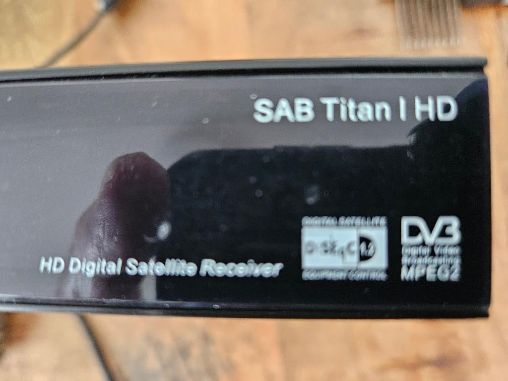 SAB HD DIGITAL SATELLITE RECEIVER, Ophalen, Zo goed als nieuw, (Schotel)antenne-accessoires, Overige merken