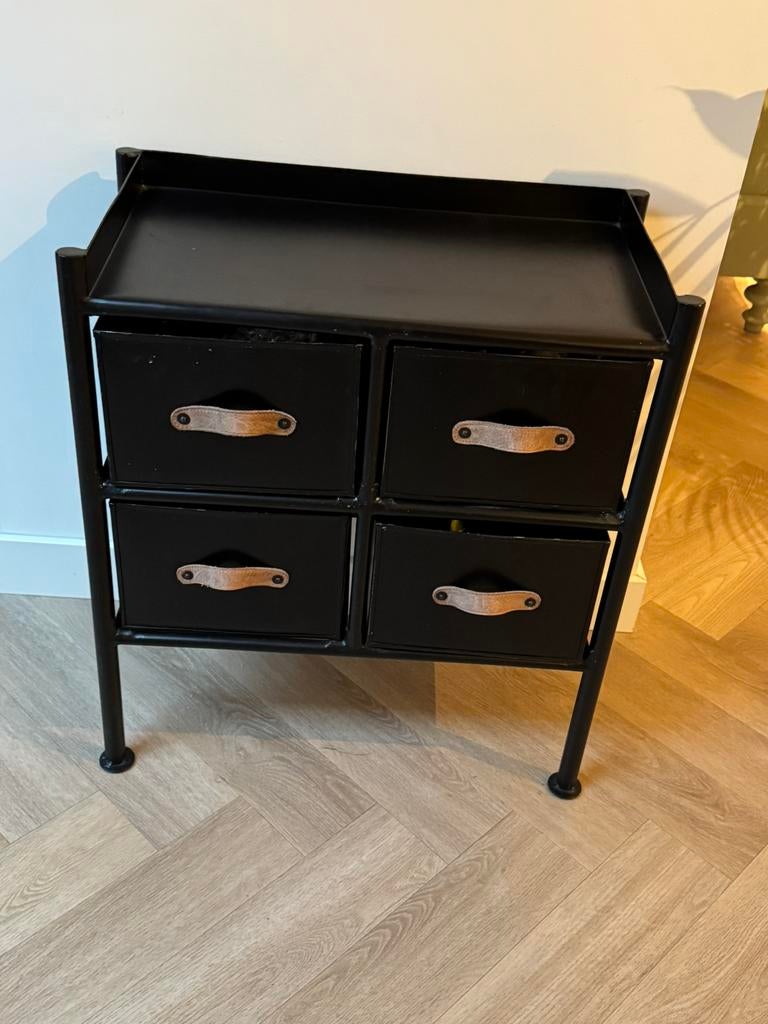 Zwart metalen kastje, Ophalen, 50 tot 100 cm, Zo goed als nieuw, 3 of 4 laden