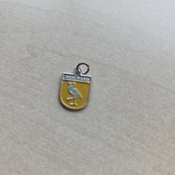 Den Haag Ooievaar Bedel, Verzamelen, Speldjes, Pins en Buttons, Gebruikt, Speldje of Pin, Overige onderwerpen, Ophalen of Verzenden