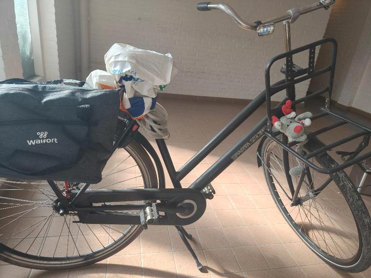 Oma fiets, Fietsen en Brommers, Fietsen | Dames | Omafietsen, Zo goed als nieuw, 56 cm of meer, Handrem, Versnellingen, Ophalen