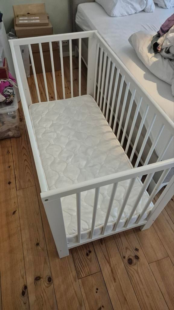 Wit ledikant 117x60x78cm met matras, zo goed als nieuw, Ophalen, Zo goed als nieuw, Ledikant