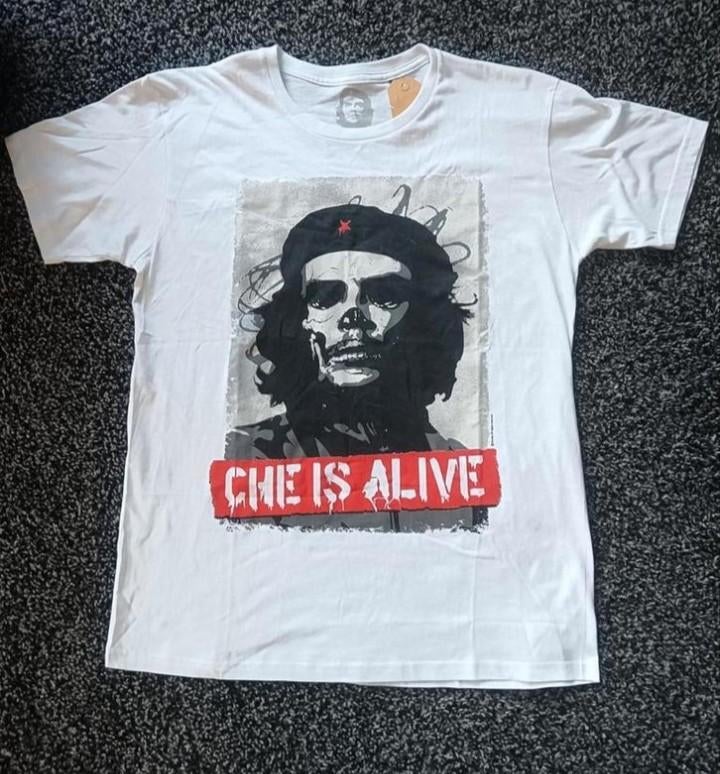Nieuw t-shirt

Che is Alive maat M, Ophalen of Verzenden, Nieuw