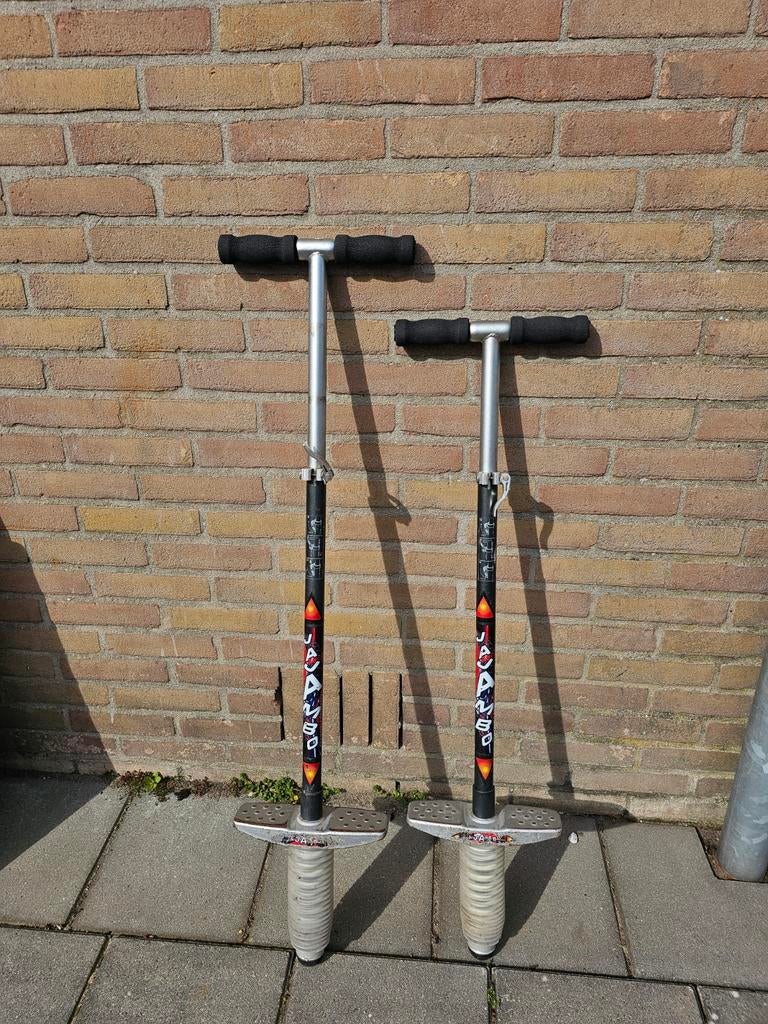 ‍️ 2x pogo stick / springstok super leuk buitenspeelgoed!, Kinderen en Baby's, Speelgoed | Buiten | Actiespeelgoed, Ophalen