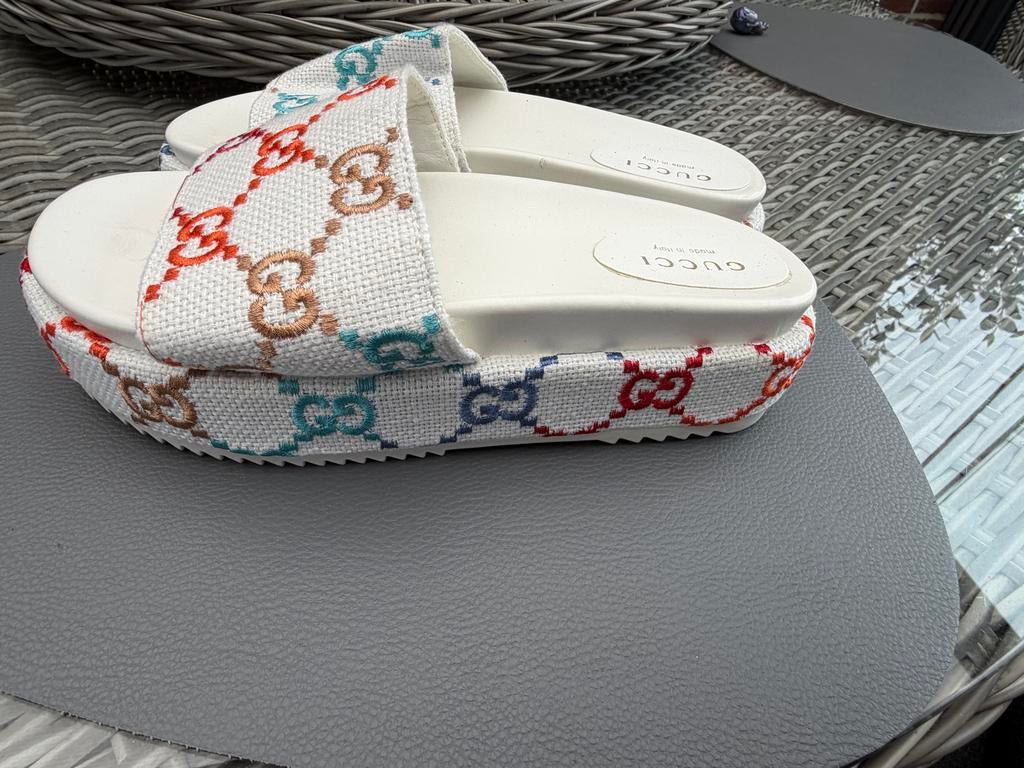 Gucci Platform Slippers Maat 39 -  nieuw, Slippers, Wit, Nieuw, Ophalen of Verzenden