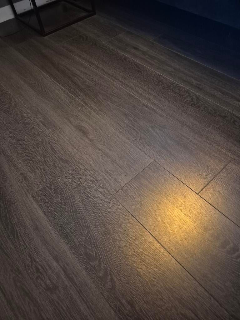 40 m2 Donkergrijs kliklaminaat nog in prima staat!, Huis en Inrichting, Stoffering | Vloerbedekking, Ophalen, 25 tot 50 m², Laminaat