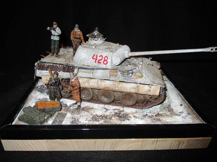 H-41,DIORAMA 1-35,GERMAN PANTHER CREW LOADING AMMO, Hobby en Vrije tijd, Modelbouw | Figuren en Diorama's, Gebruikt, 1:35 tot 1:50