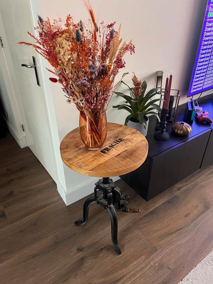 Industriële bijzettafel met verstelbare hoogte, Huis en Inrichting, Tafels | Bijzettafels, Zo goed als nieuw, Rond, 45 tot 60 cm