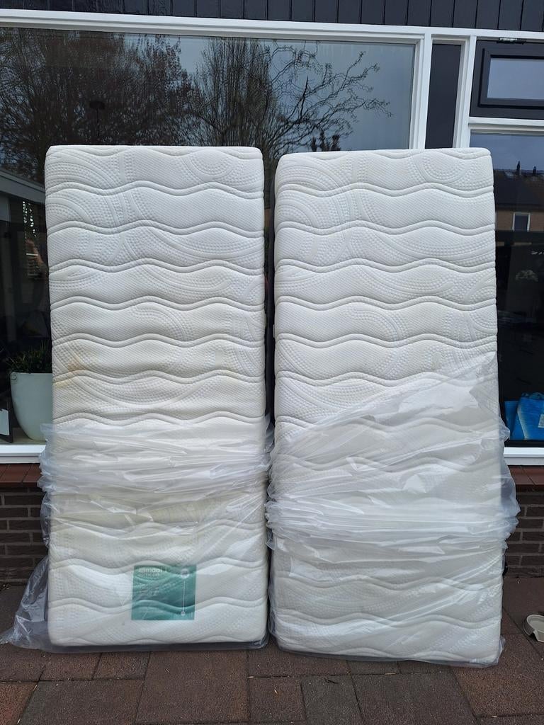 2x Matras 210x90x25cm stevig klimaat 1 pocket 375, Ophalen, Gebruikt, 90 cm, 210 cm