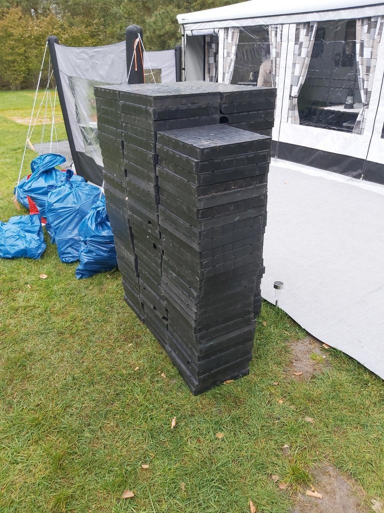 140 kunstof tent tegels 30 x30 cm, Ophalen of Verzenden