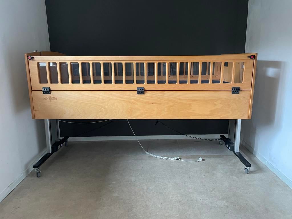 Hoog-laagbed (elektrisch verstelbaar) incl. matras, Huis en Inrichting, Ophalen, Verstelbaar, 90 cm, Eenpersoons