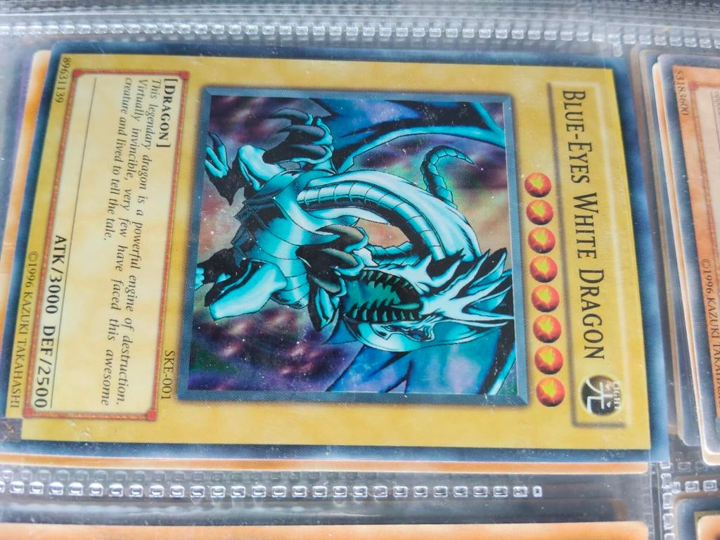 Yu-Gi-Oh! Blue-Eyes White Dragon SKE-001, Ophalen of Verzenden