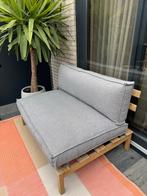 Kleine lounge bank met grijze kussens, Gebruikt, Loungeset, Bank, Hout