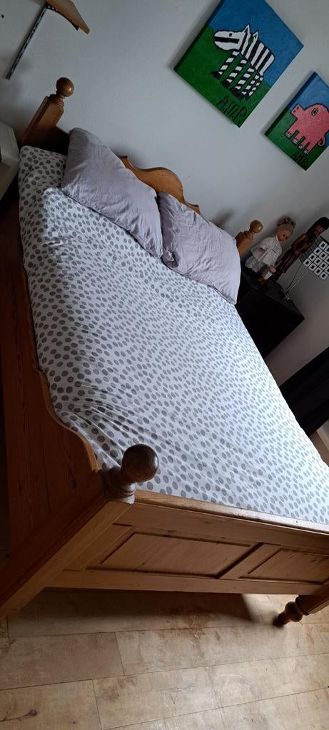 Oud grenen ledikant 140x200, Huis en Inrichting, Slaapkamer | Bedden, Ophalen